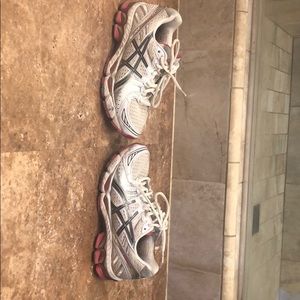 ASICS Gel Kayano 17 in 6&1/2. Good condition